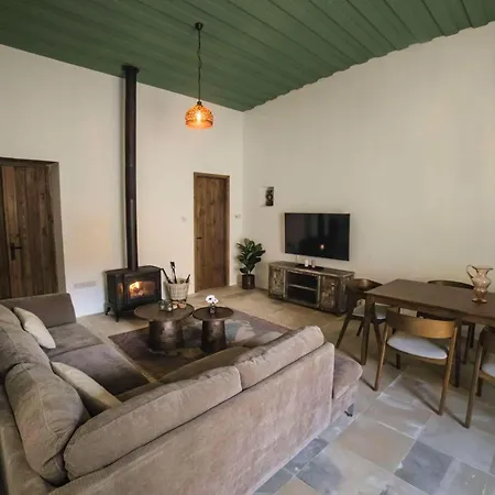 Eftychia's House Bed & Breakfast Lofou