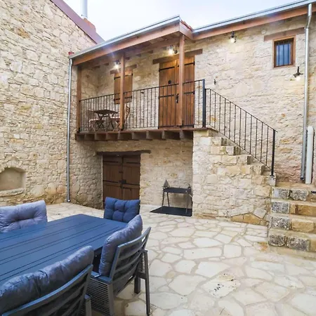 Bed & Breakfast Eftychia's House Lofou